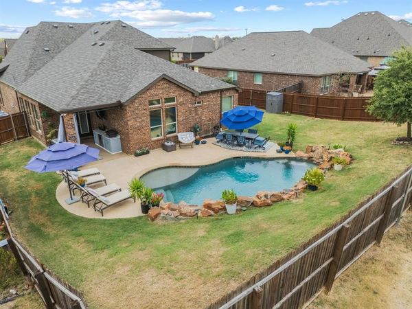 639 Woodridge Drive, Oak Point, TX 75068