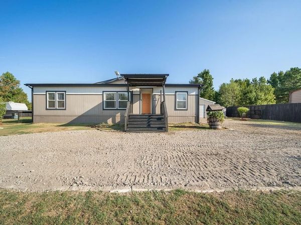 827 Cheyenne , Quitman, TX 75783