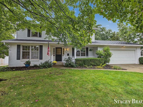 2165 SE Shawnee Drive SE, Grand Rapids, MI 49506