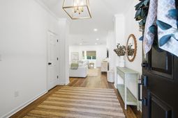 1520 Clarendon Way photo 4