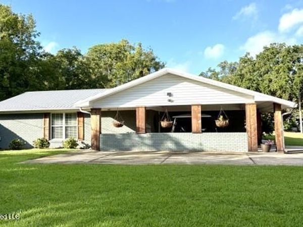906 Columbus Drive, Pascagoula, MS 39567