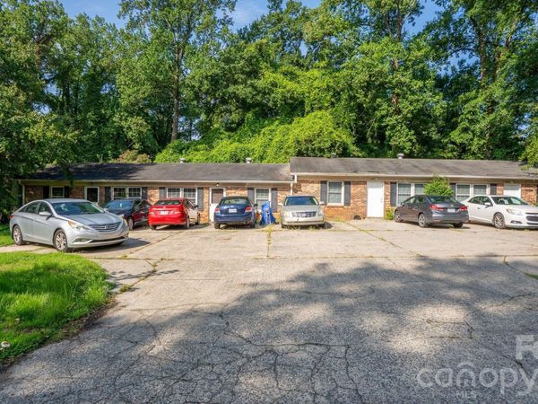 423 N Carpenter Street , Gastonia, NC 28054