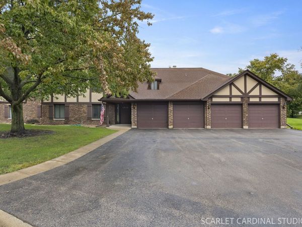 1773 Gloucester Court , Unit A, Wheaton, IL 60189
