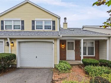 50 Old Pine Ln, Greece, NY 14615