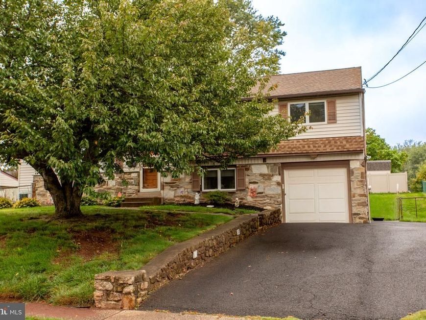 995 Hilltop Road, Warminster, PA 18974 Main Photo