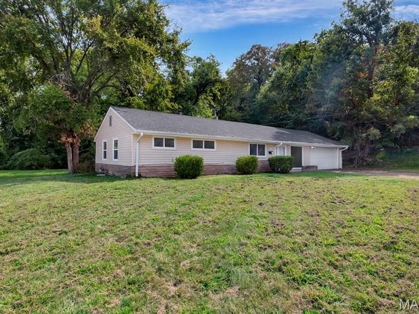 5500 Winchelsea Drive , St Louis, MO 63121