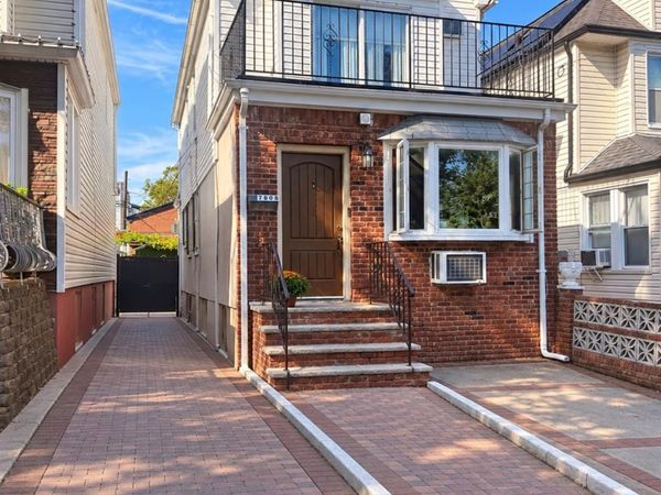 7808 64th Place , Glendale, NY 11385