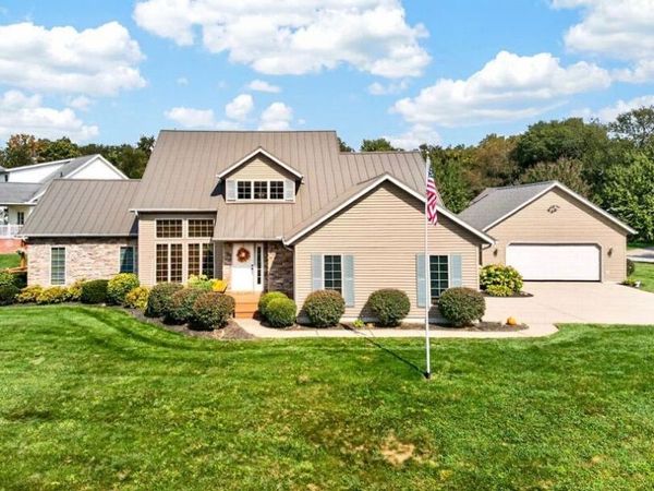 97 Hamilton Dr, Bellville, OH 44813
