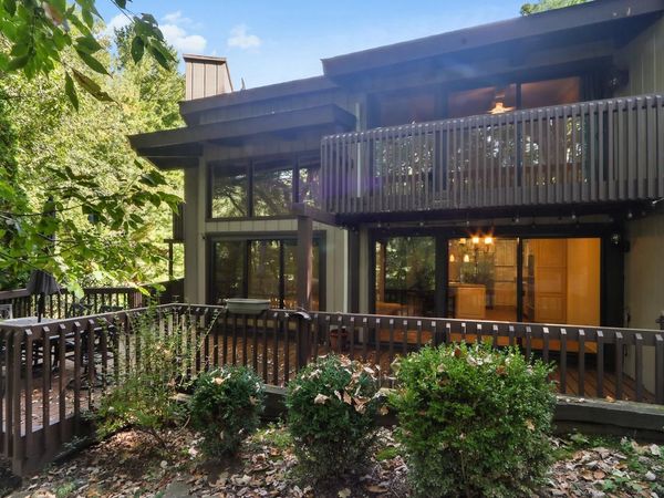 840 Woodland COURT, Unit EE-1, Fontana, WI 53125
