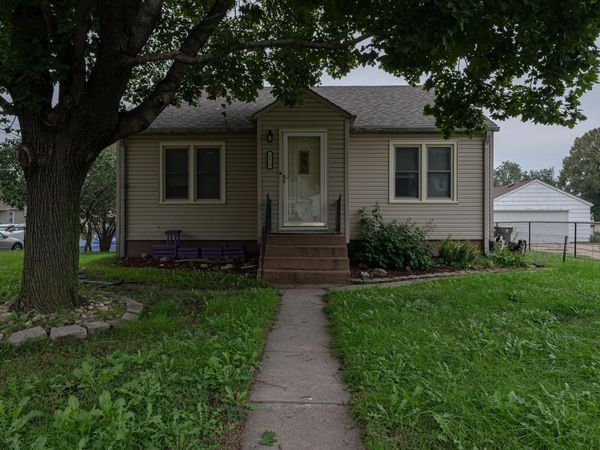 1515 W 26th St., Sioux City, IA 51103
