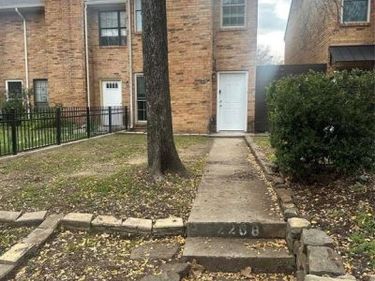 2268 Colony Court, Dallas, TX 75235