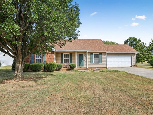 2914 Holsted Dr, Murfreesboro, TN 37128