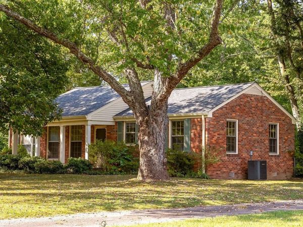 620 Crieve Rd , Nashville, TN 37220