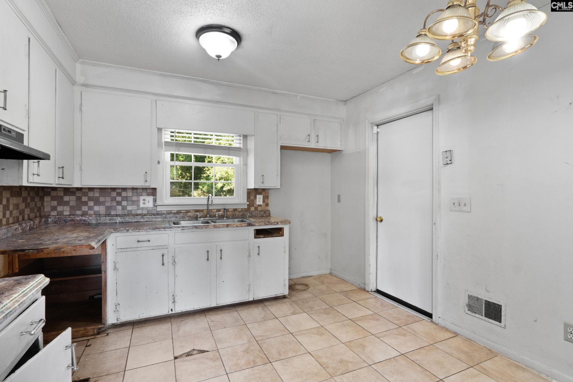 6723 Valleybrook Road  Photo 9