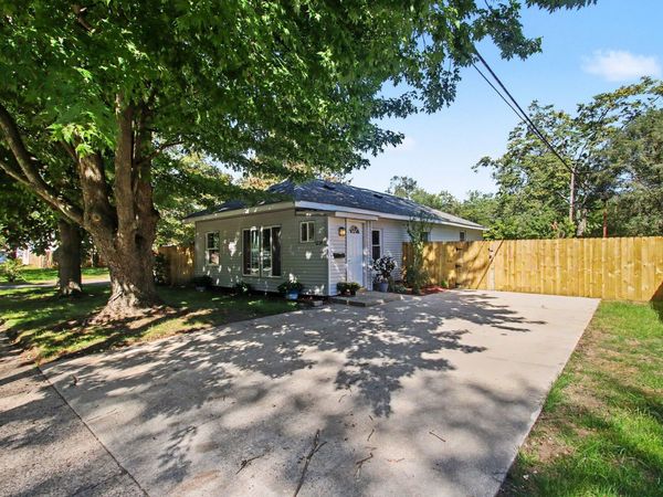 1234 Langeland Avenue, Muskegon, MI 49442