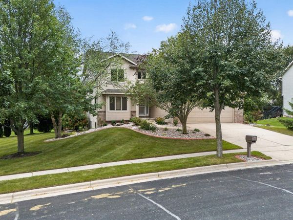 2225 Stone Crest Road, Stoughton, WI 53589