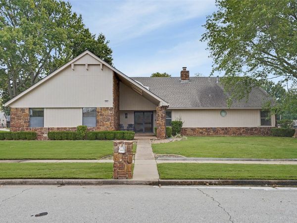 8401 Fairway Place, Broken Arrow, OK 74011
