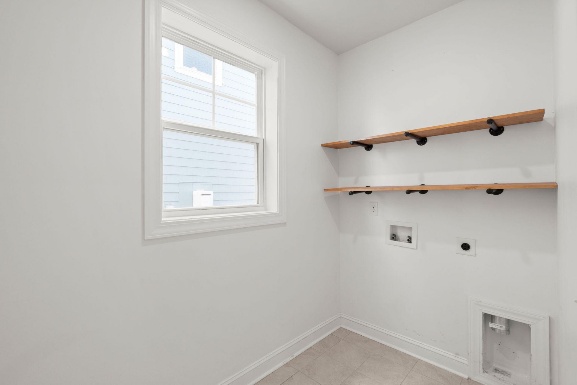 222 Seaworthy Street Photo 27