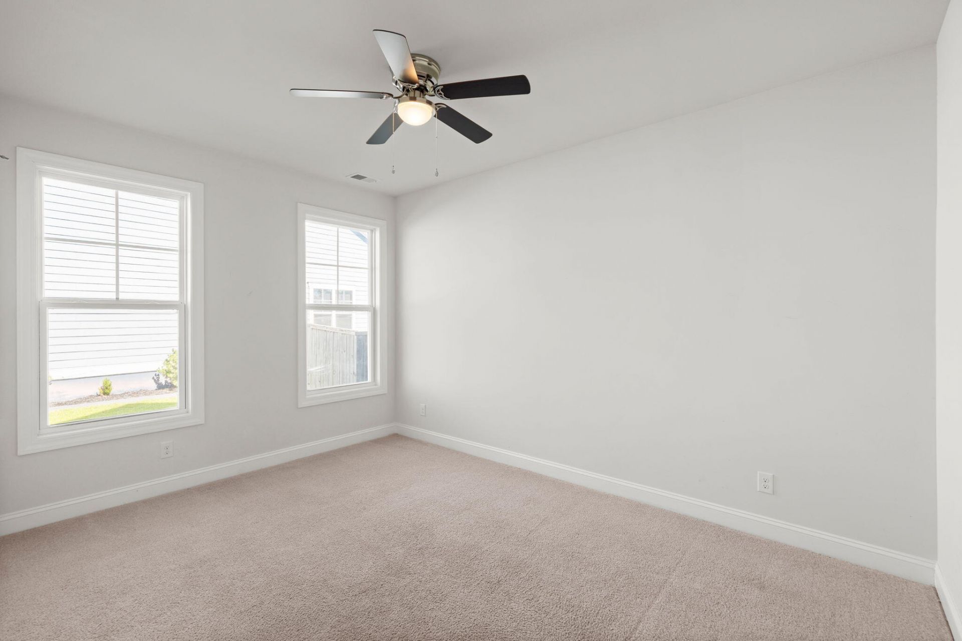 222 Seaworthy Street Photo 37