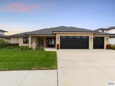 28426 Laurel Circle, Valley, NE 68064