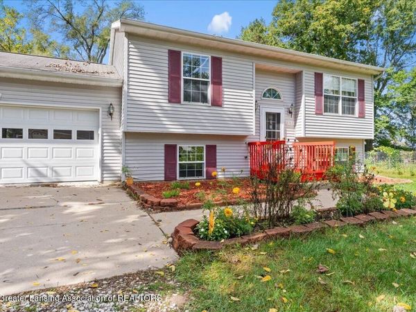 5743 Carlton Street, Haslett, MI 48840