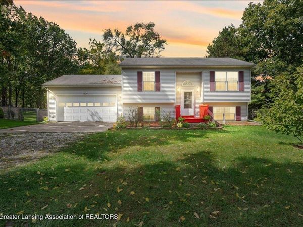 5743 Carlton Street, Haslett, MI 48840