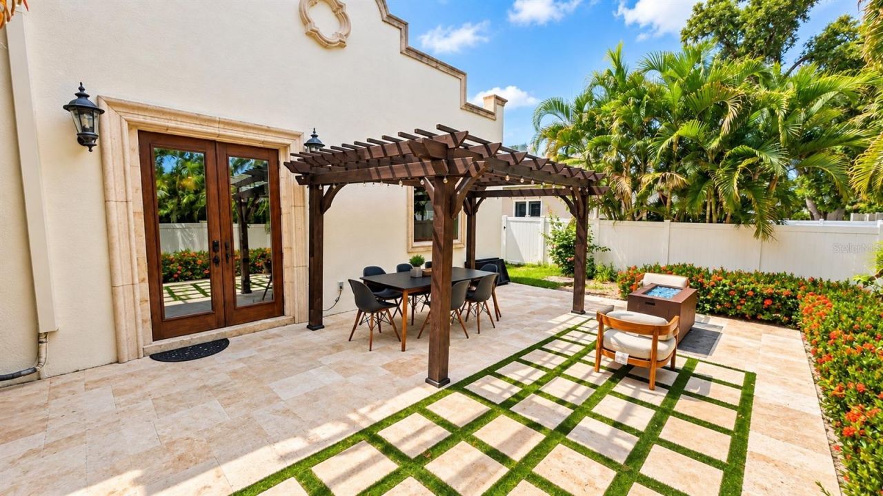 2225 Bahia Vista Street , Sarasota, FL 34239 Photo