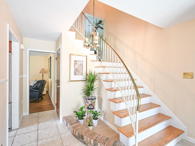 1163 Gleneagles Court, Delhi Township, OH 45233 Photo 4