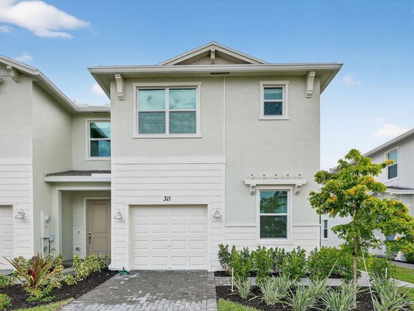 311 SE CROSSOAK Lane, Port St. Lucie, FL 34984