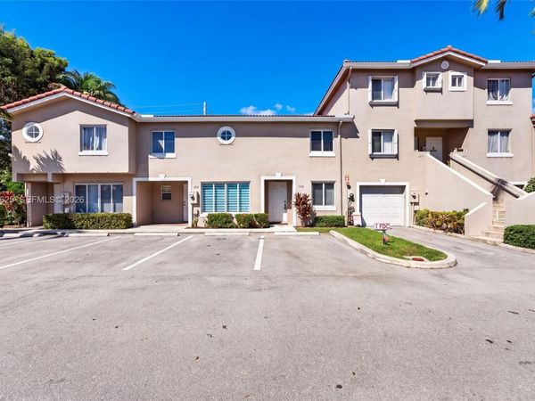105 Riviera Cir , Weston, FL 33326