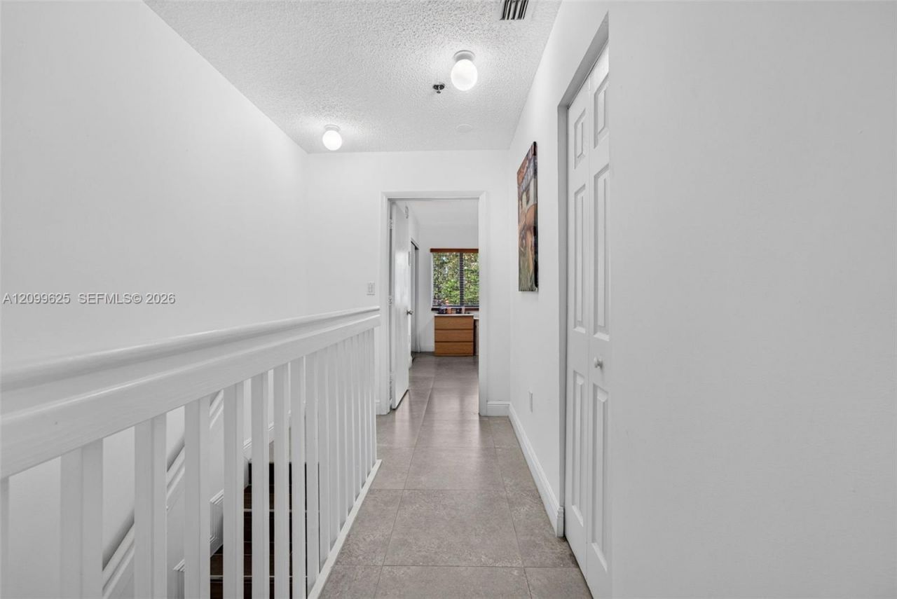 105 Riviera Cir , Weston, FL 33326 Photo