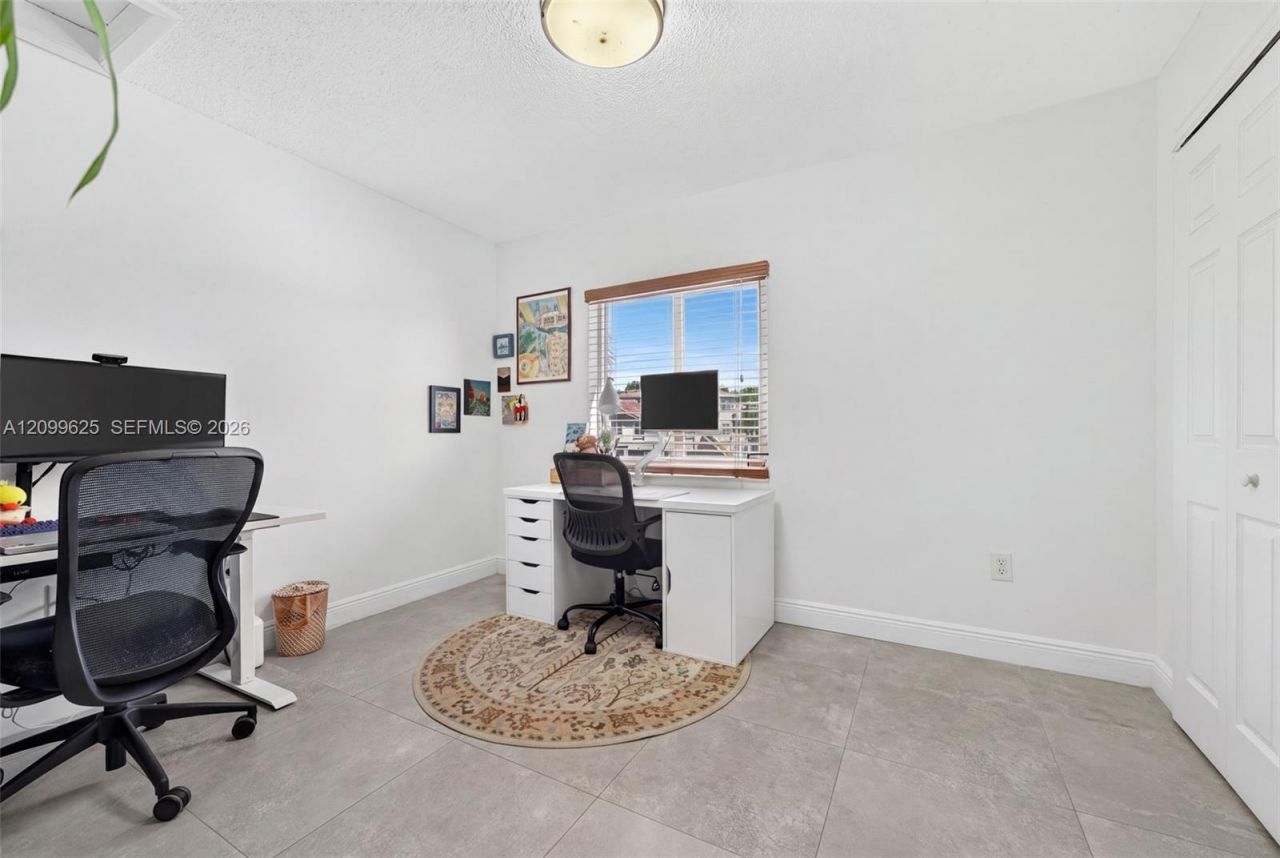 105 Riviera Cir , Weston, FL 33326 Photo