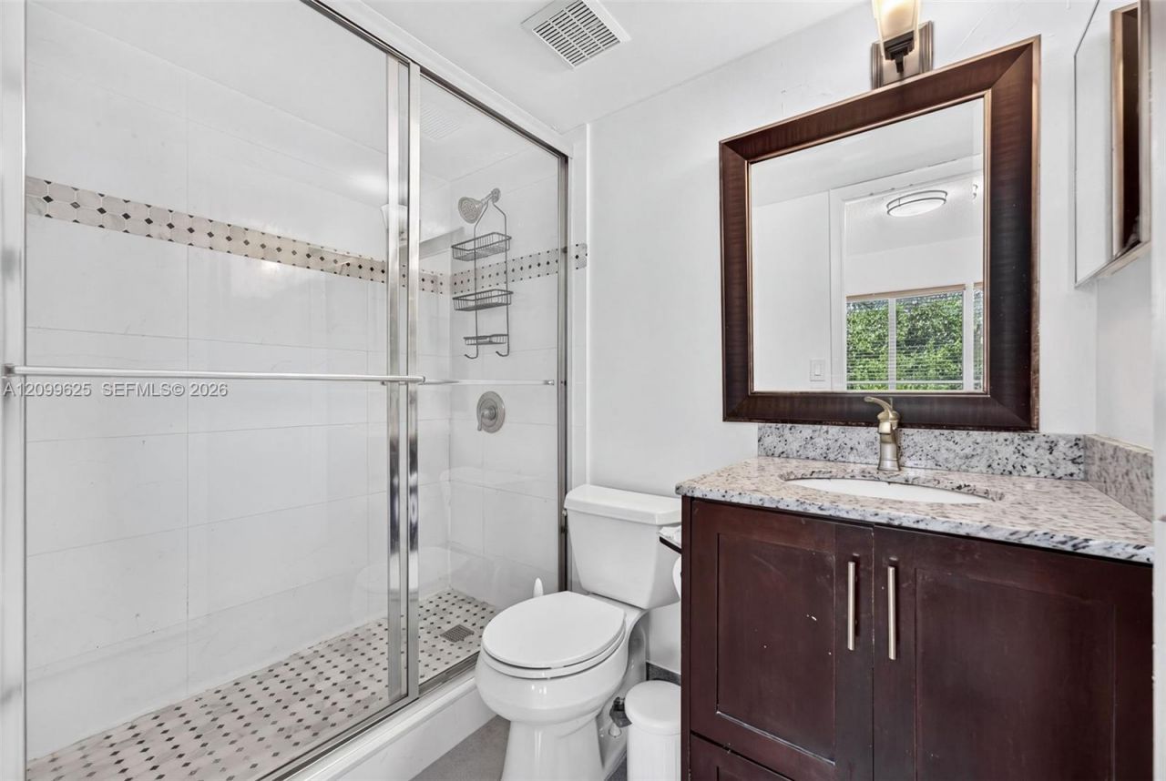 105 Riviera Cir , Weston, FL 33326 Photo