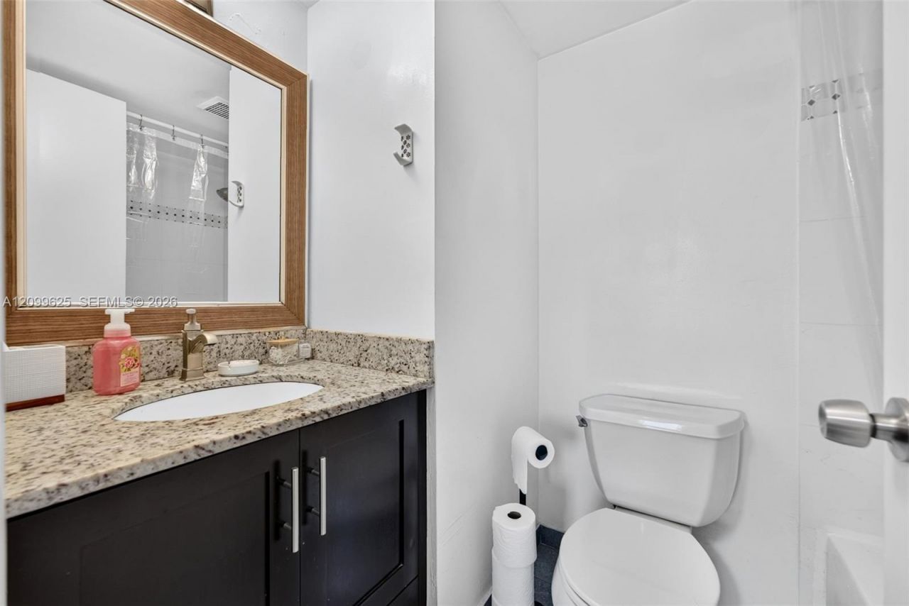 105 Riviera Cir , Weston, FL 33326 Photo