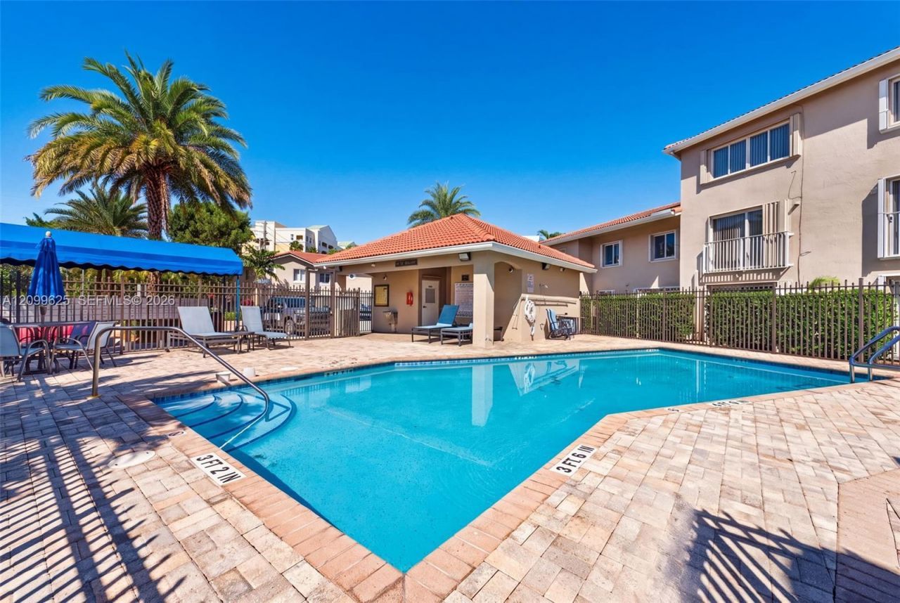 105 Riviera Cir , Weston, FL 33326 Photo