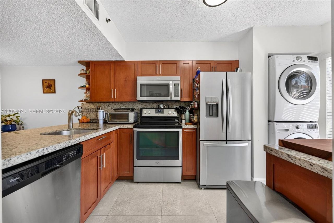 105 Riviera Cir , Weston, FL 33326 Photo