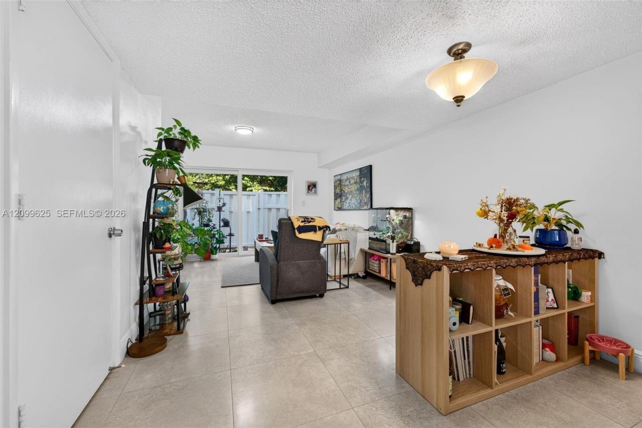 105 Riviera Cir , Weston, FL 33326 Photo