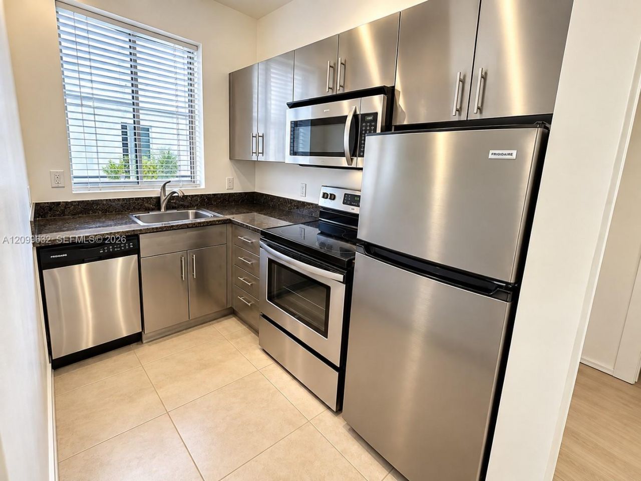 1000 Meridian Ave , Unit 17, Miami Beach, FL 33139 Photo