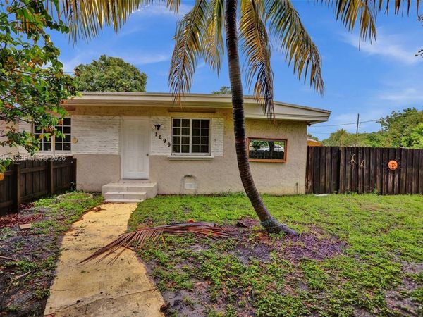 1699 NE 157th Ter , North Miami Beach, FL 33162