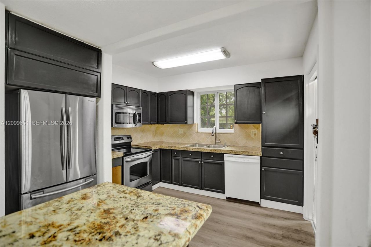 1699 NE 157th Ter , North Miami Beach, FL 33162 Photo