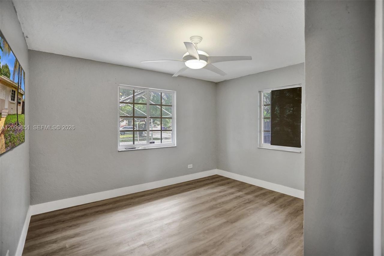 1699 NE 157th Ter , North Miami Beach, FL 33162 Photo