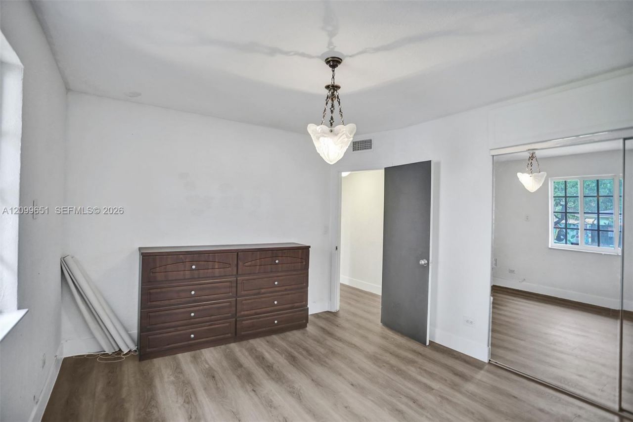 1699 NE 157th Ter , North Miami Beach, FL 33162 Photo