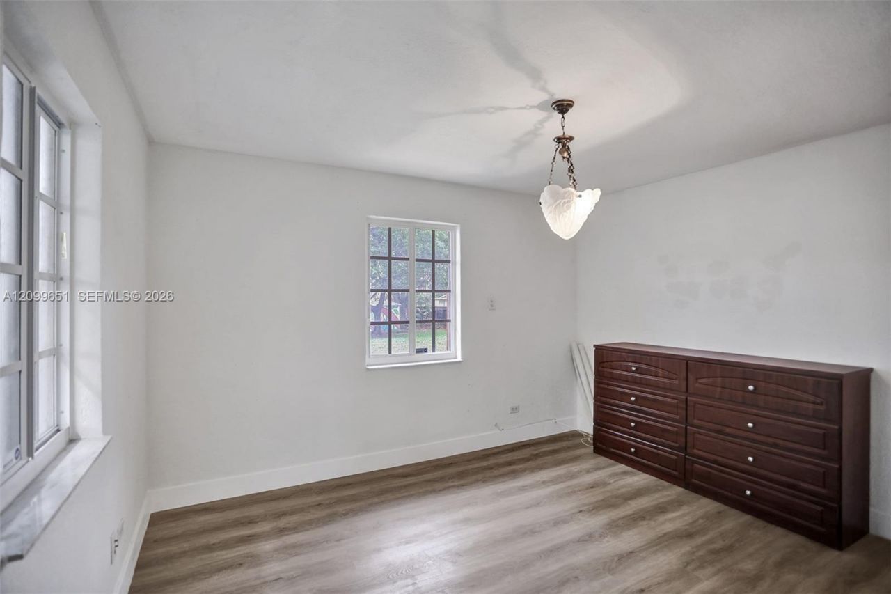 1699 NE 157th Ter , North Miami Beach, FL 33162 Photo