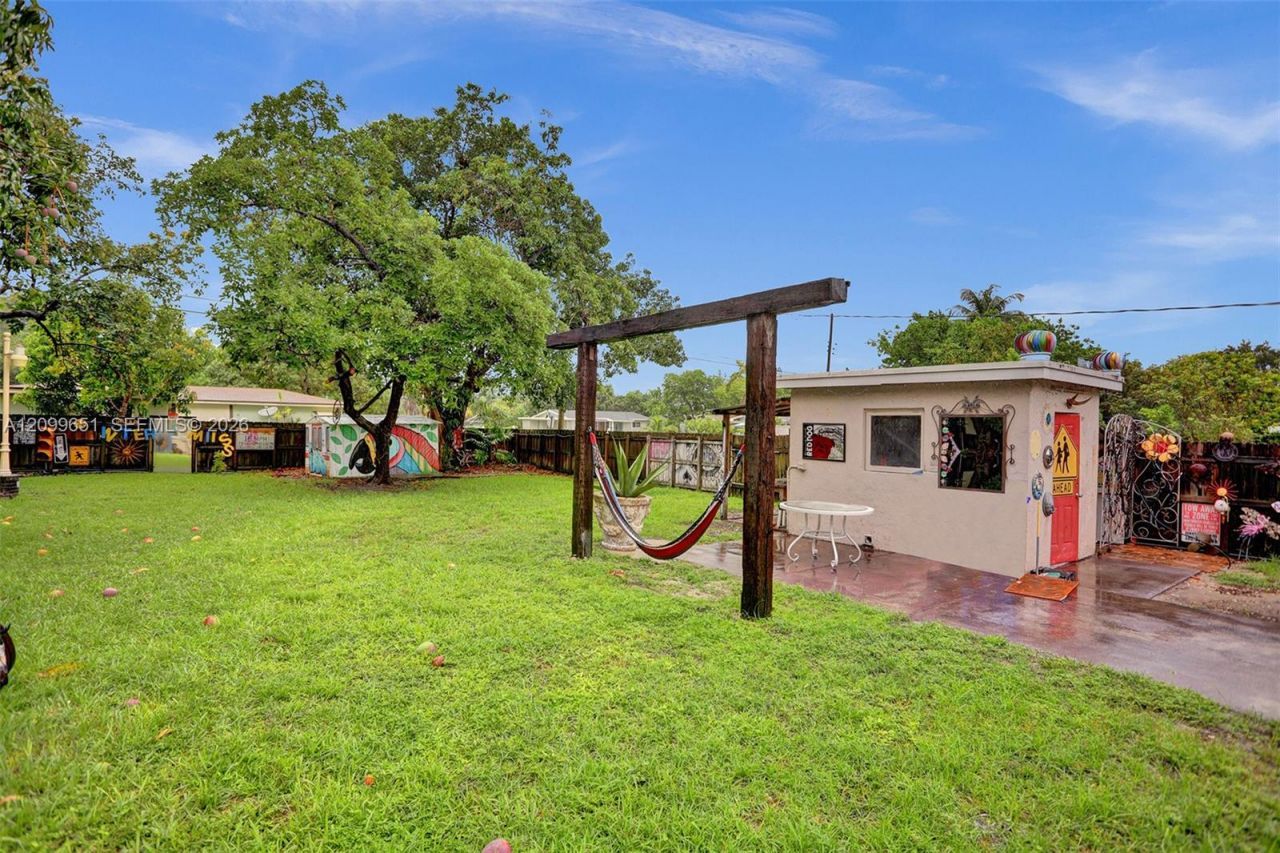 1699 NE 157th Ter , North Miami Beach, FL 33162 Photo