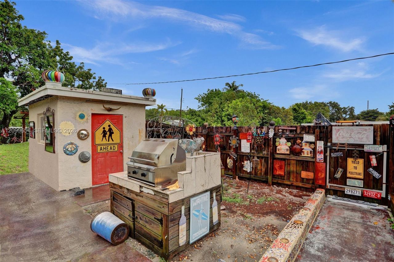 1699 NE 157th Ter , North Miami Beach, FL 33162 Photo