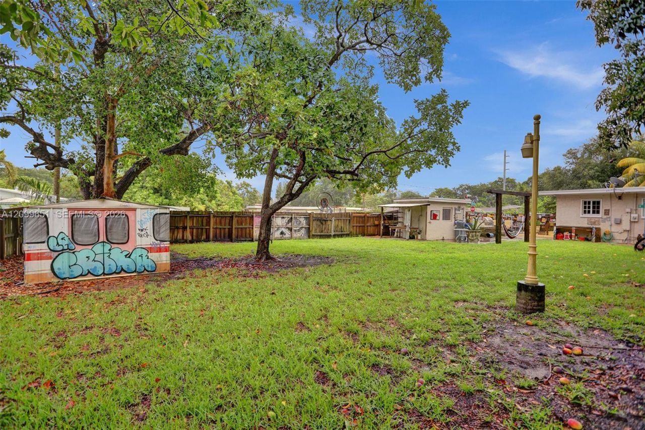 1699 NE 157th Ter , North Miami Beach, FL 33162 Photo