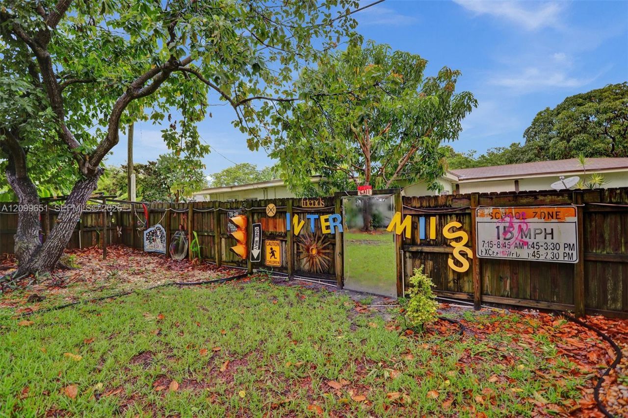 1699 NE 157th Ter , North Miami Beach, FL 33162 Photo