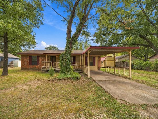 205 W Ragan Street , Henryetta, OK 74437
