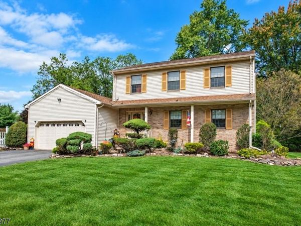 2 Rochambeau Rd, Pequannock, NJ 07444