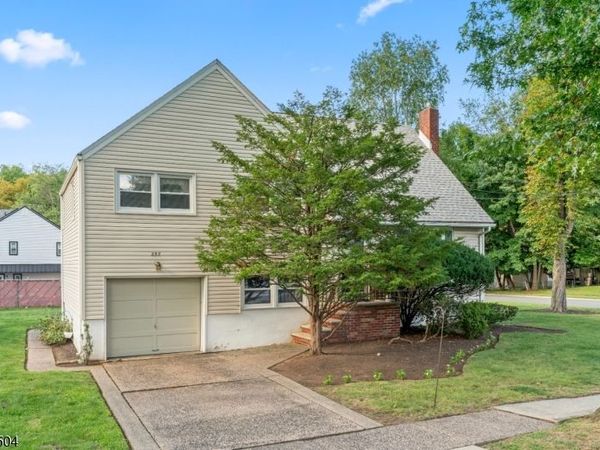 257 Hamilton Rd, Teaneck, NJ 07666
